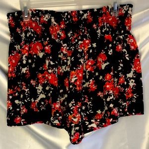 🌴🌺Floral Shorts💙💖💛!!!